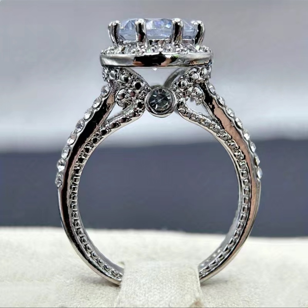Ring - Picture 3 of 6